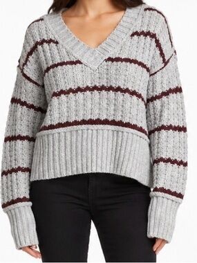 Pink Rose V-Neck Striped Chunky Knit Sweater - Light Gray & Burgundy